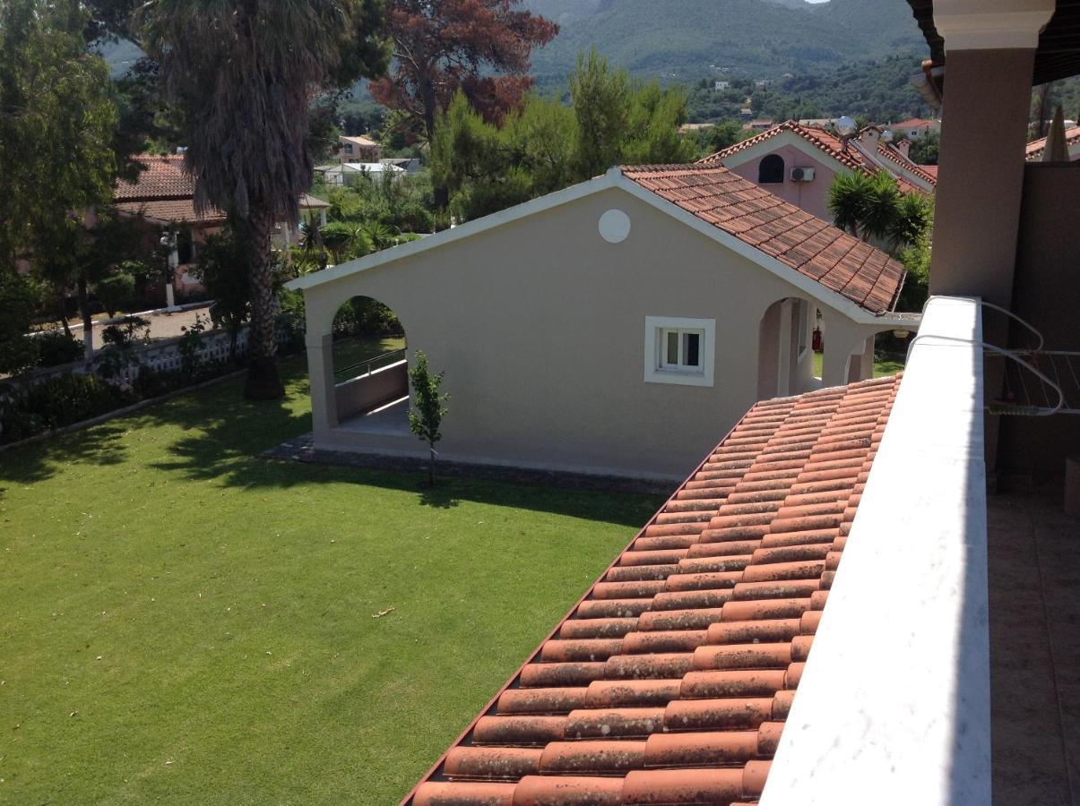 Babis Apartments & Studios Iremia Akharavi Extérieur photo