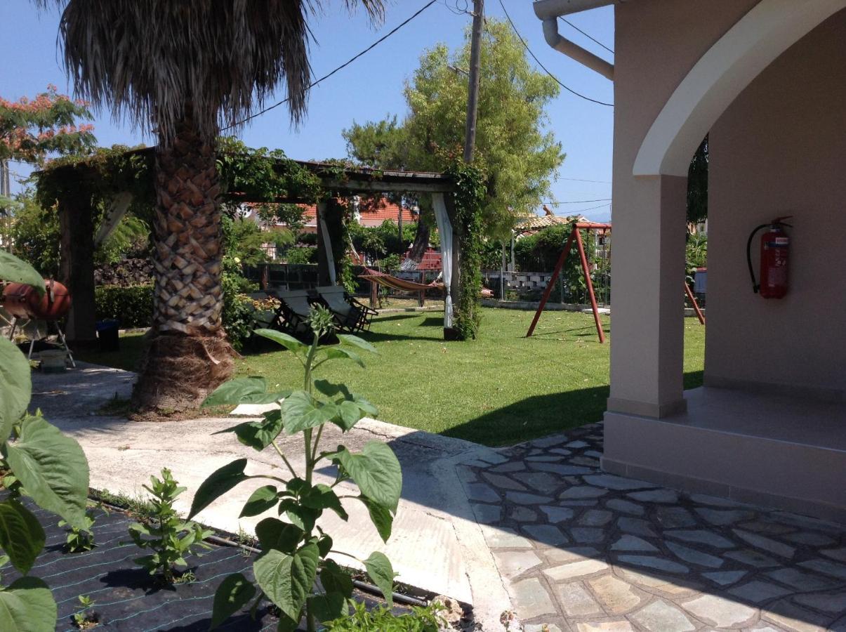 Babis Apartments & Studios Iremia Akharavi Extérieur photo