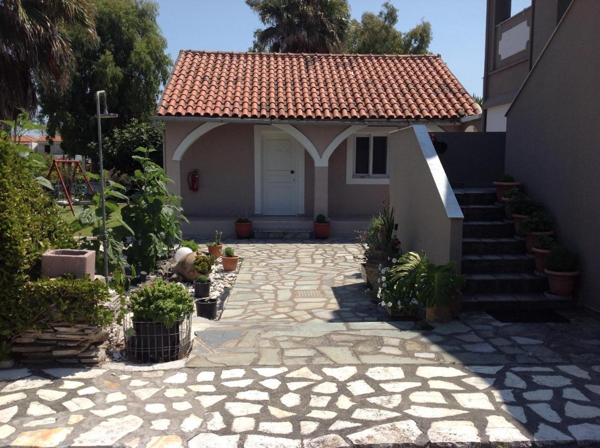 Babis Apartments & Studios Iremia Akharavi Extérieur photo